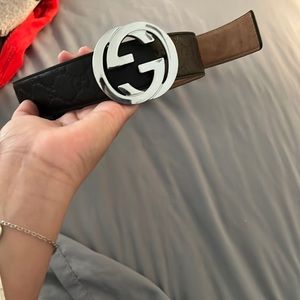 Gucci black leather belt